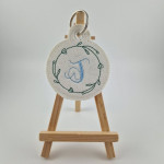 2€ ZUSATZTÜRCHEN 16. Dezember - Stickserie - ITH Anhänger Blumenrahmen Monogram